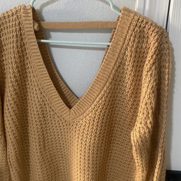 🩷3 for $20🩷 Brown knit oversized sweater - Picture 2 of 7
